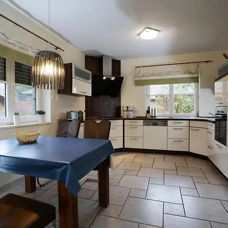 Hébergement de vacances Seeblick Mit Sauna Und Grundstueck Direkt Am Vom Schweriner Flessenow